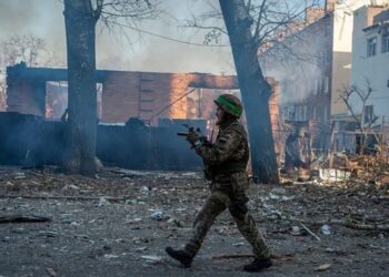 Em Abu Dhabi, Lula diz que Europa e EUA prolongam guerra na Ucrânia