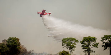 “Aviões garantem combate ao fogo em locais de difícil acesso e segurança aos bombeiros”, explica comandante