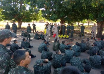 Corpo de Bombeiros capacita militares do Exército para apoio no período de seca