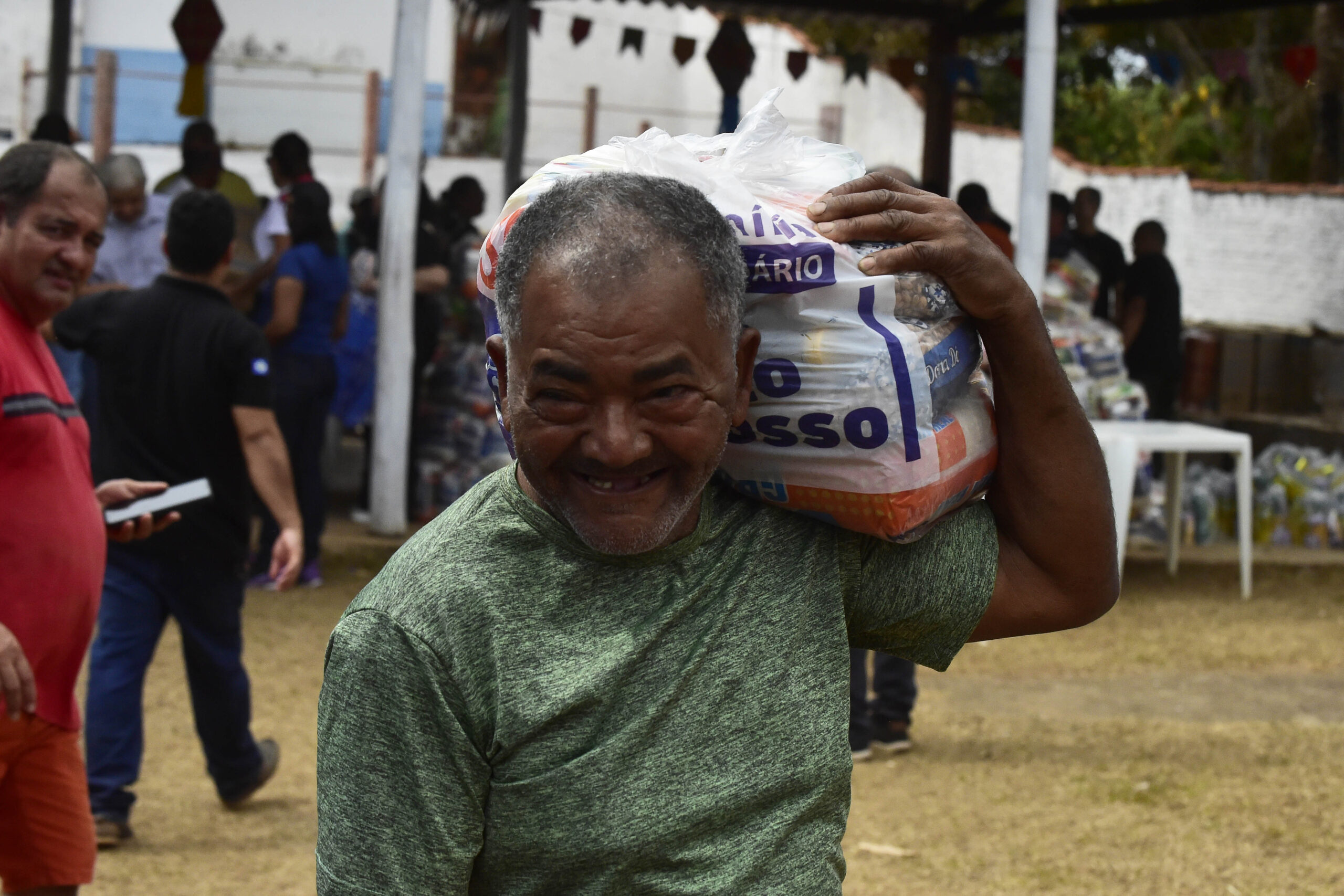 “Primeira-dama e o governador nunca se esquecem de nós; realizam sonhos da comunidade”, afirmam moradores
