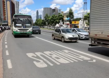 Semob faz estudo para aumentar faixas exclusivas de transporte coletivo em Cuiabá