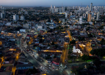 Governo firma convênio para entregar luminárias de LED a Cuiabá