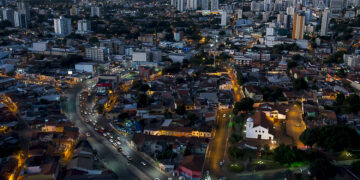 Governo firma convênio para entregar luminárias de LED a Cuiabá