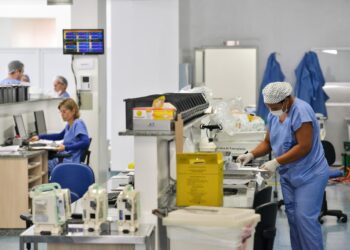 Governo repassa complementação do piso salarial de técnicos de enfermagem contratados pelo Estado