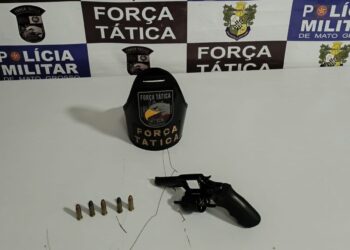 Força Tática prende mulher com arma escondida em carro em Rondonópolis