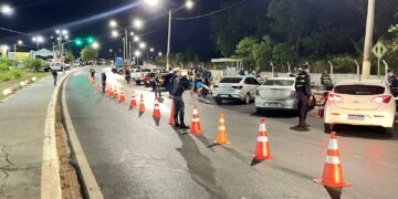 Cinco motoristas são presos por embriaguez e 64 multados em Várzea Grande