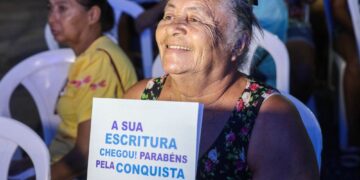 Governo de MT entregou 4,7 mil escrituras definitivas de imóveis urbanos em 2023