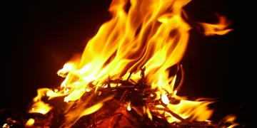 Recém-nascido é jogado em fogueira e morre em Várzea Grande (MT)