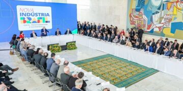 Plano Mais Produção tem R$ 250 bilhões do BNDES até 2026 para nova política industrial