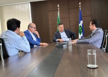 Estrutura defasada: Rezende se reúne com Mauro Mendes e clama por novo Hospital Regional