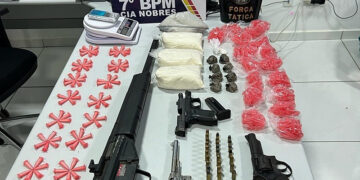 Força Tática conduz oito suspeitos por formação de quadrilha e tráfico de drogas