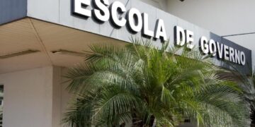 Escola de Governo abre inscrições para três cursos presenciais em fevereiro; confira