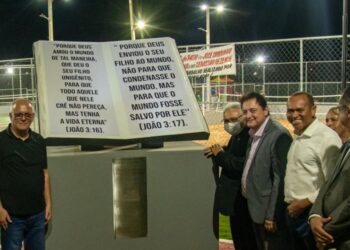 LAZER PARA COMUNIDADE|: Deputado Rezende ajuda a viabilizar Praça do Centenário das Assembleias de Deus