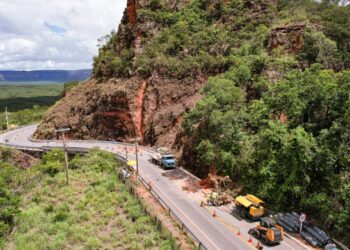 Trânsito no Portão do Inferno está liberado em meia pista