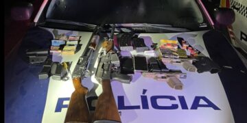 Polícia Militar prende casal por tráfico internacional de armas de fogo e apreende munições