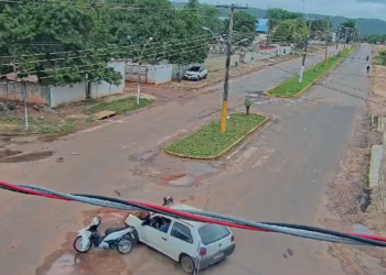 Câmera da Segurança Pública identificada motorista que colidiu em moto e fugiu sem prestar socorro à vítima