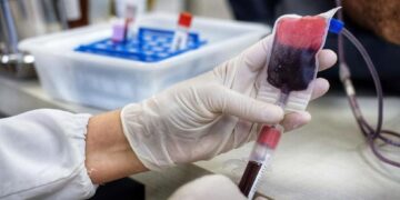 MT Hemocentro intensifica coletas de sangue e entrega camiseta e calendário a doadores