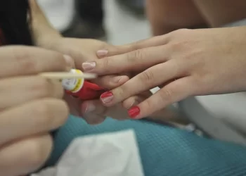 Setor de serviços avança 2,3% em 2023, revela o IBGE