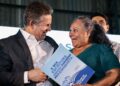 “Vamos fortalecer e acelerar programa de escrituras gratuitas para população”, afirma governador
