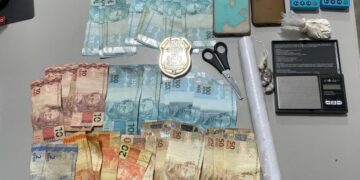 Polícia Civil cumpre ordens de buscas e apreende drogas e dinheiro em residências em Poconé