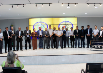 Polícia Militar realiza cerimônia de homenagens para turma pioneira de oficiais da instituição