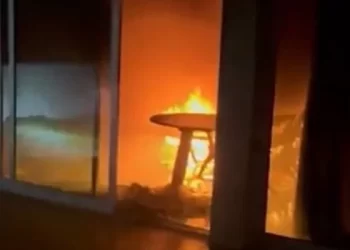 Em guerra com Bivar, presidente do União Brasil tem casa incendiada