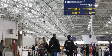 Homem é preso no Galeão, transportando 3,2 kg de maconha em peixes