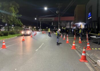 Operação Lei Seca em duas avenidas de Cuiabá prende 18 pessoas e remove 57 veículos