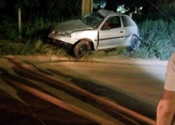 Homem morre eletrocutado após bater gol em poste no interior
