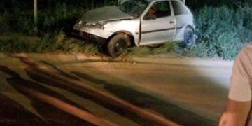 Homem morre eletrocutado após bater gol em poste no interior