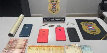 Polícia Civil prende três traficantes e fecha ponto de venda de drogas em Alto Araguaia