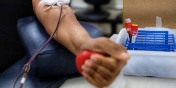 Voluntários podem doar sangue neste sábado (15) e se inscrever gratuitamente na Corrida pela Vida