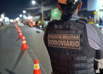 Blitz na Avenida Carmindo de Campos flagra 6 motoristas dirigindo embriagados