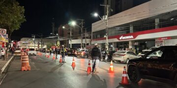 Operação prende 13 condutores embriagados na Avenida Isaac Póvoas