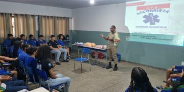 Corpo de Bombeiros realiza palestras em escolas sobre primeiros socorros e prevenção a incêndios