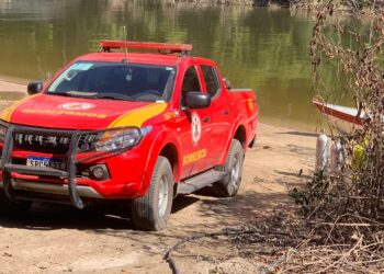 Bombeiros localizam corpo de criança de 5 anos que se afogou em rio
