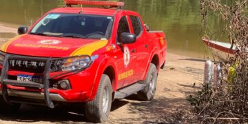 Bombeiros localizam corpo de criança de 5 anos que se afogou em rio
