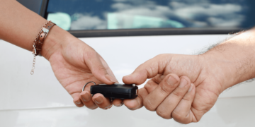 Transferência de documento de veículo pode ser feita online; saiba como