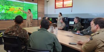 Bombeiros se reúnem com Comando Operacional para alinhamento estratégico de combate aos incêndios no Pantanal