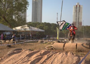 Mais de 100 competidores participam do 2º Moto Encontro da Companhia Raio da PM