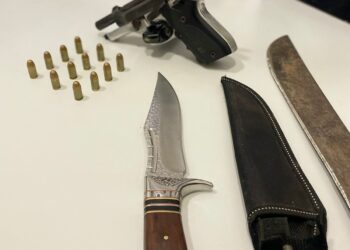 Motorista embriagado é preso com arma de fogo, facão e faca durante operação Lei Seca