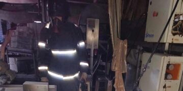 Corpo de Bombeiros combate incêndio em indústria de processamento de condimentos alimentícios