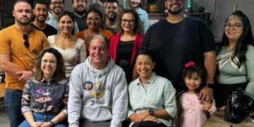 Líder ignora enfermeiros e apoia médico