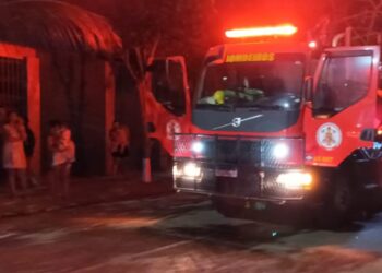 Corpo de Bombeiros combate incêndios em duas residências em Sinop
