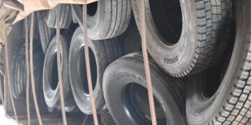 Sefaz retém carga de pneus transportados sem documento fiscal avaliada em R$ 485 mil