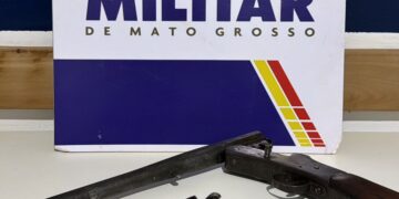 Polícia Militar prende homem que ameaçou clientes de bar com arma de fogo