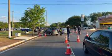Operações Lei Seca fiscalizam 290 veículos e fazem 16 autuações criminais neste fim de semana