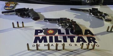 PM apreende armas e munições de criminosos que invadiram imóvel em Poconé