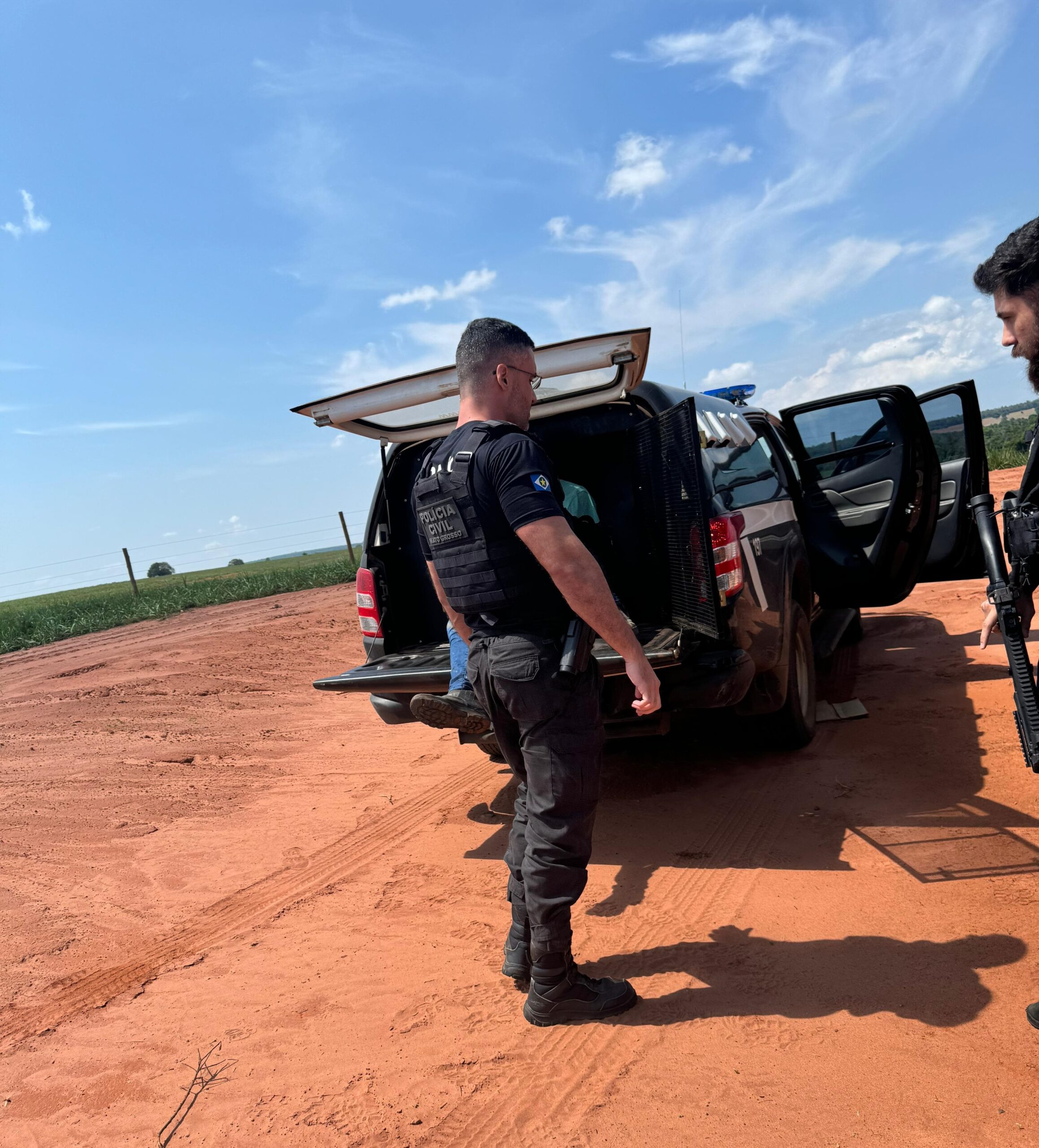 Polícia Civil cumpre 4 mandados contra traficante em São José do Rio Claro