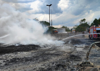Corpo de Bombeiros extingue incêndio em indústria após 22 horas de combate às chamas